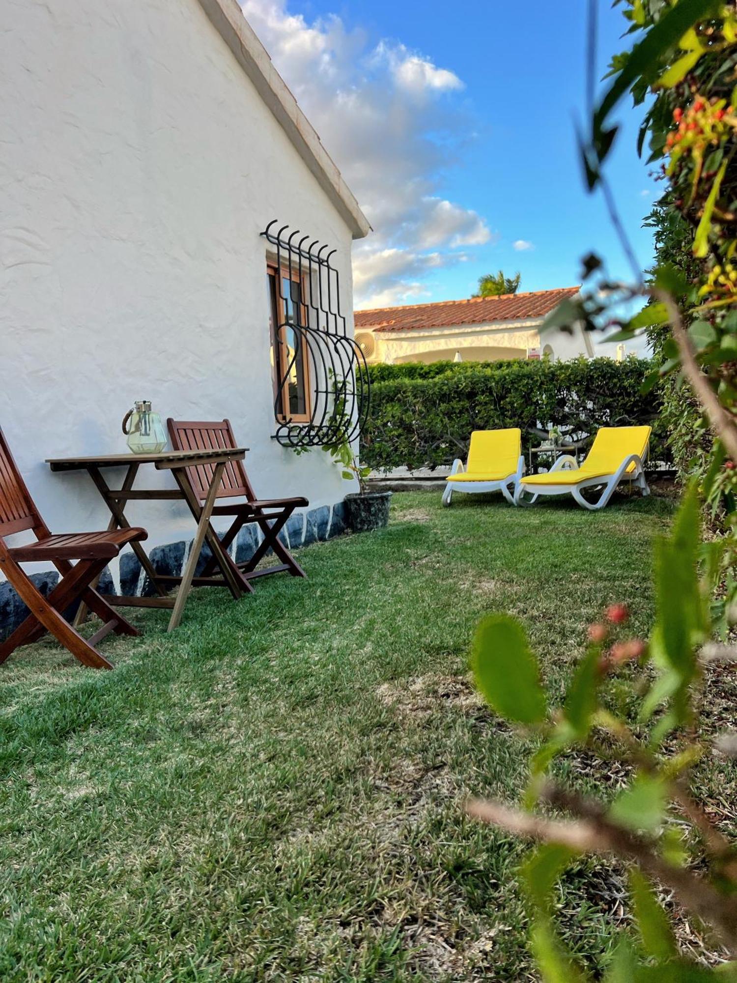 Buzzstays: 1-Bed Bungalow, Garden, Near Yumbo & Beach Maspalomas  Exterior photo